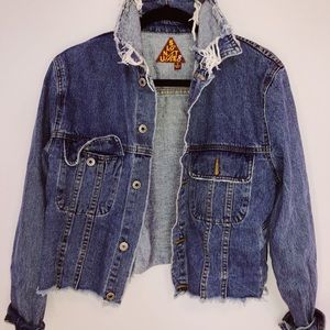 Signature 8 frayed jean jacket